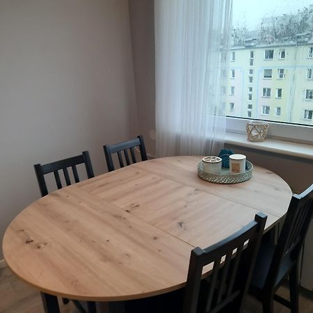 Urocze Mieszkanko 1,25 Km Do Morza Baltyckiego Apartment Gdansk Luaran gambar